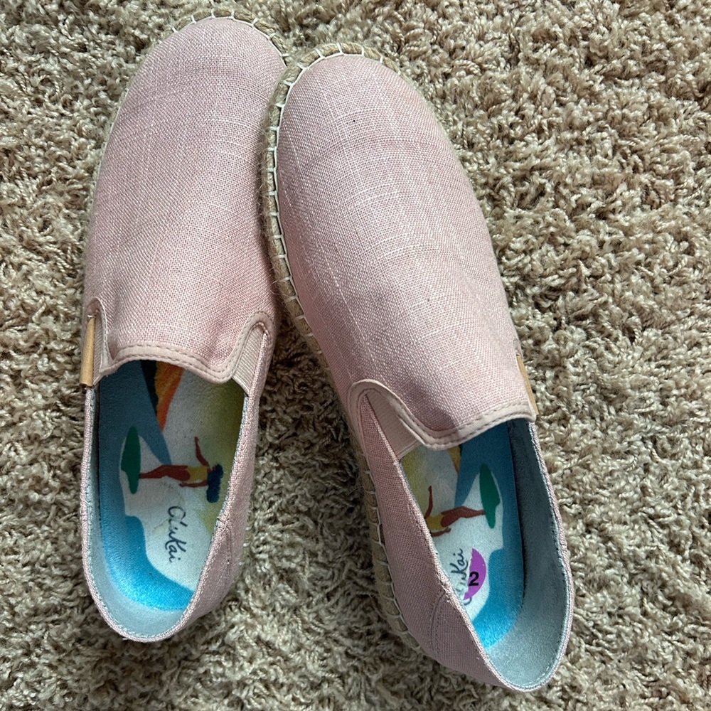 OluKai Pink Ladies Slip-On Slippers